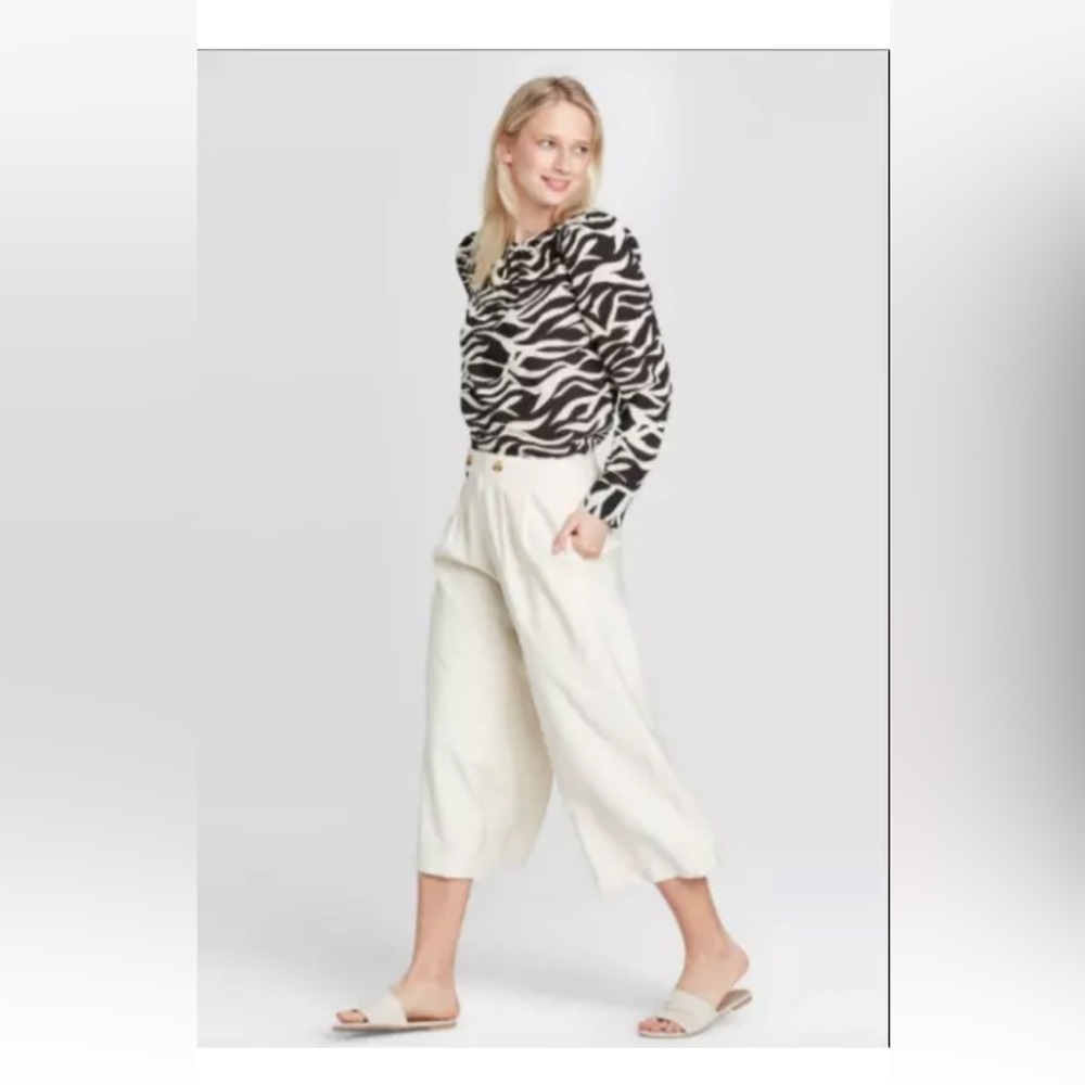 Women's High-Rise Wide Leg Front Pleat Cropped Pants - Who What Wear - Cream - Picture 5 of 8